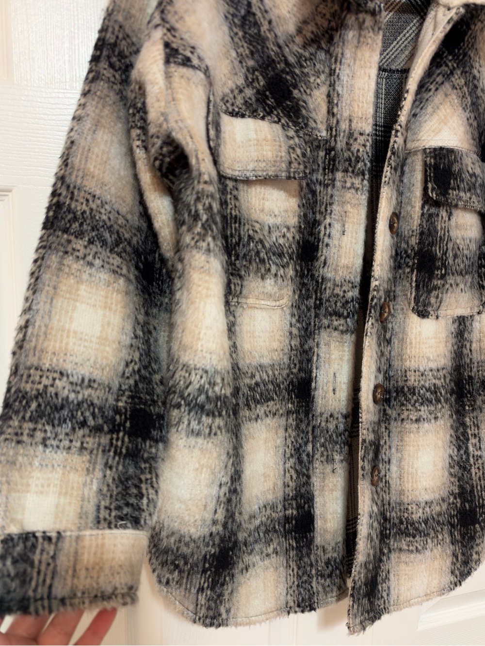 La Hearts Black and Cream Plaid Shacket - Size Medium/Large - Picture 2 of 6